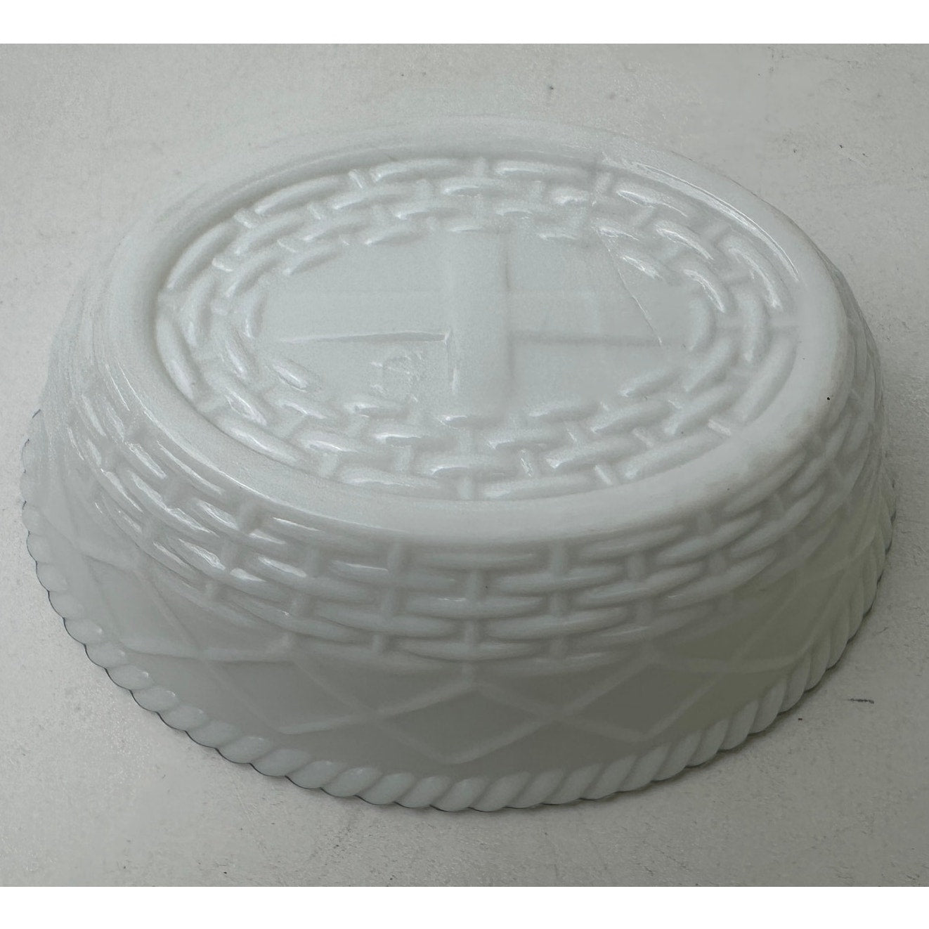 Vintage Westmoreland White Milk Glass Hen On Nest Covered Dish