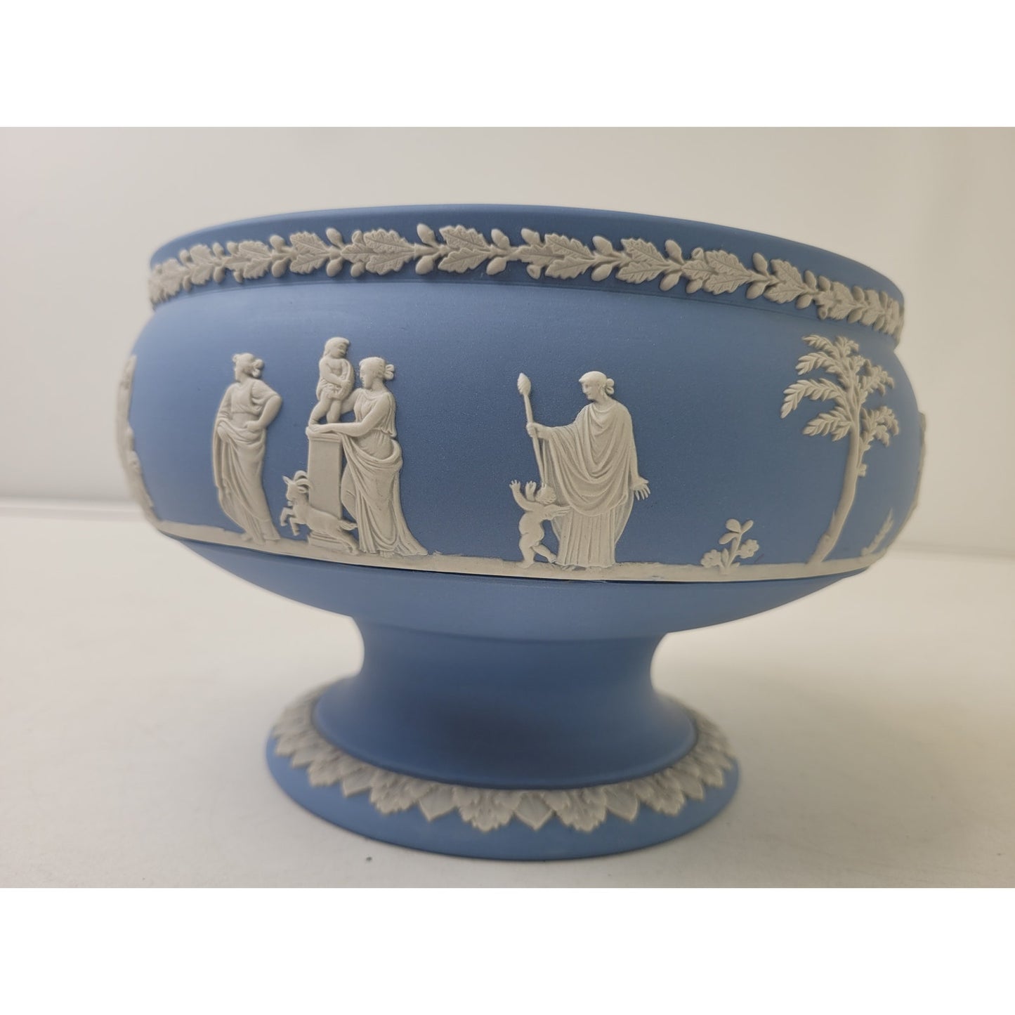 Vintage Large Wedgwood Jasperware Bowl Neo-Classical Centerpiece 8"W x 5 1.4" H