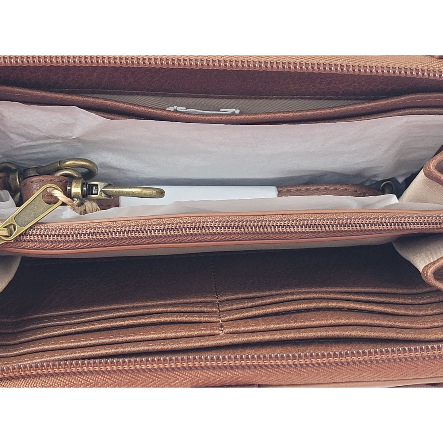 The Sak Iris Leather Crossbody Wristlet Smartphone Wallet NWT Retail $99