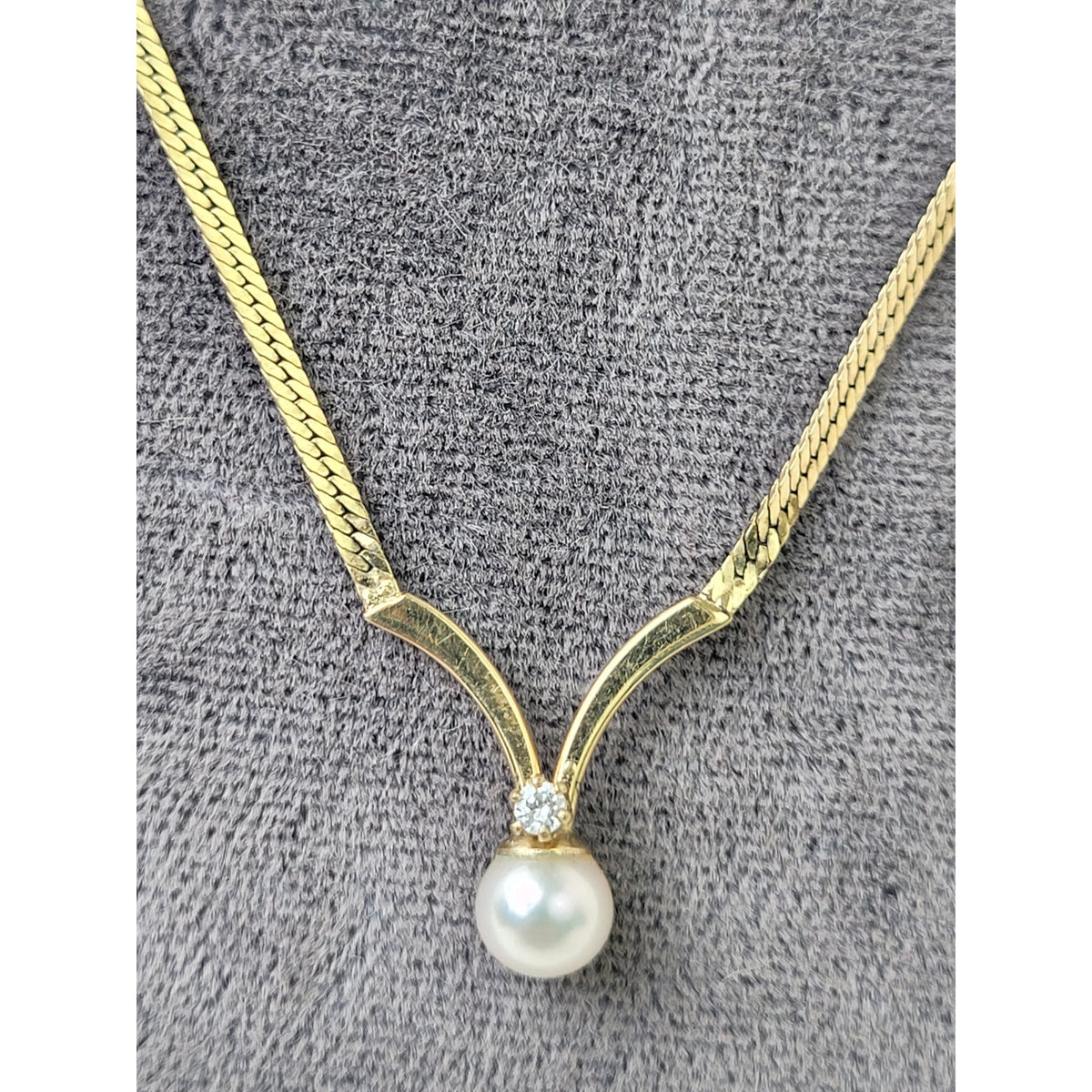 Vintage 14K Gold Filled V Chevron Pendant Necklace Diamond Accent Drop Pearl 17"