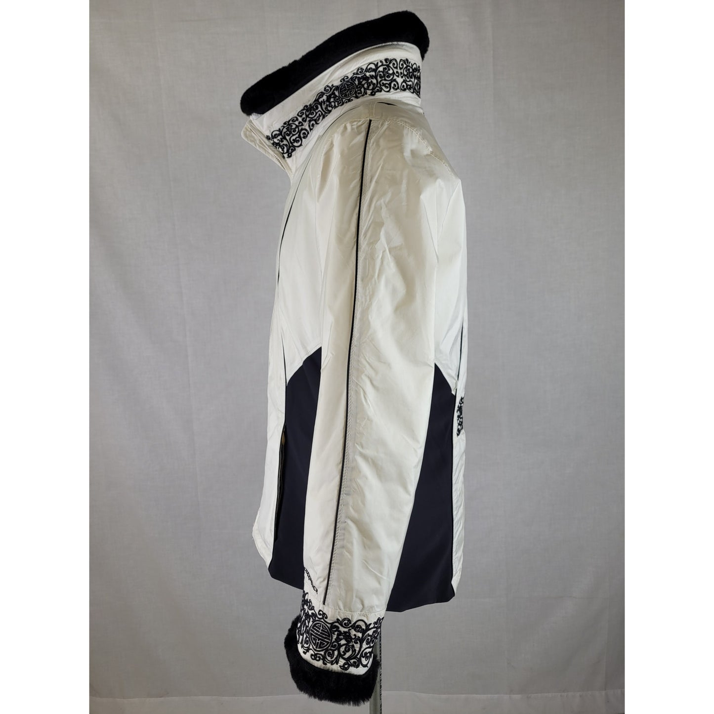 Obermeyer Ski Jacket White & Black Faux Fur Collar Women's Sz 10