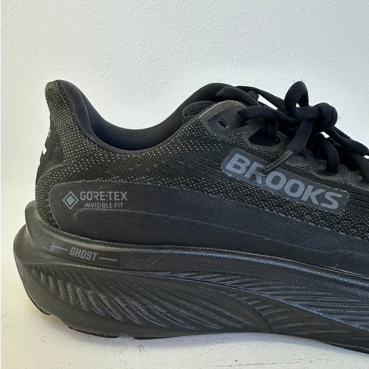 Brooks Ghost 17 GTX Black/Ebony Waterproof Running Sneakers Women's Sz 10.5