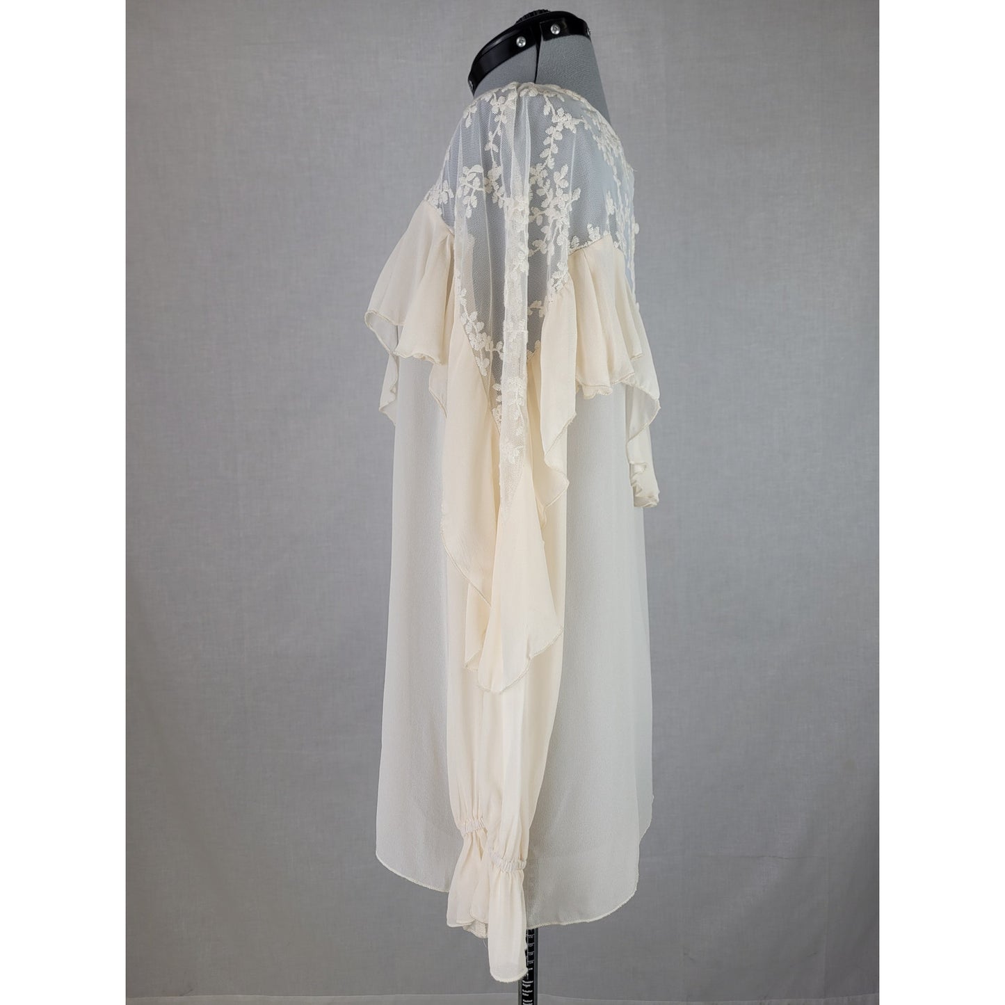 Johnny Was Romantic Cream Ruffled Lace Blouse Size Medium