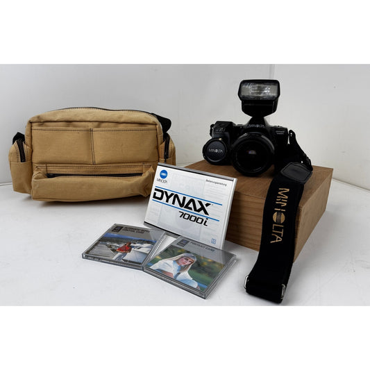 Minolta Dynax 7000i w/ 28-55mm Lens, Portrait/Depth Cards, Manuals & Bag