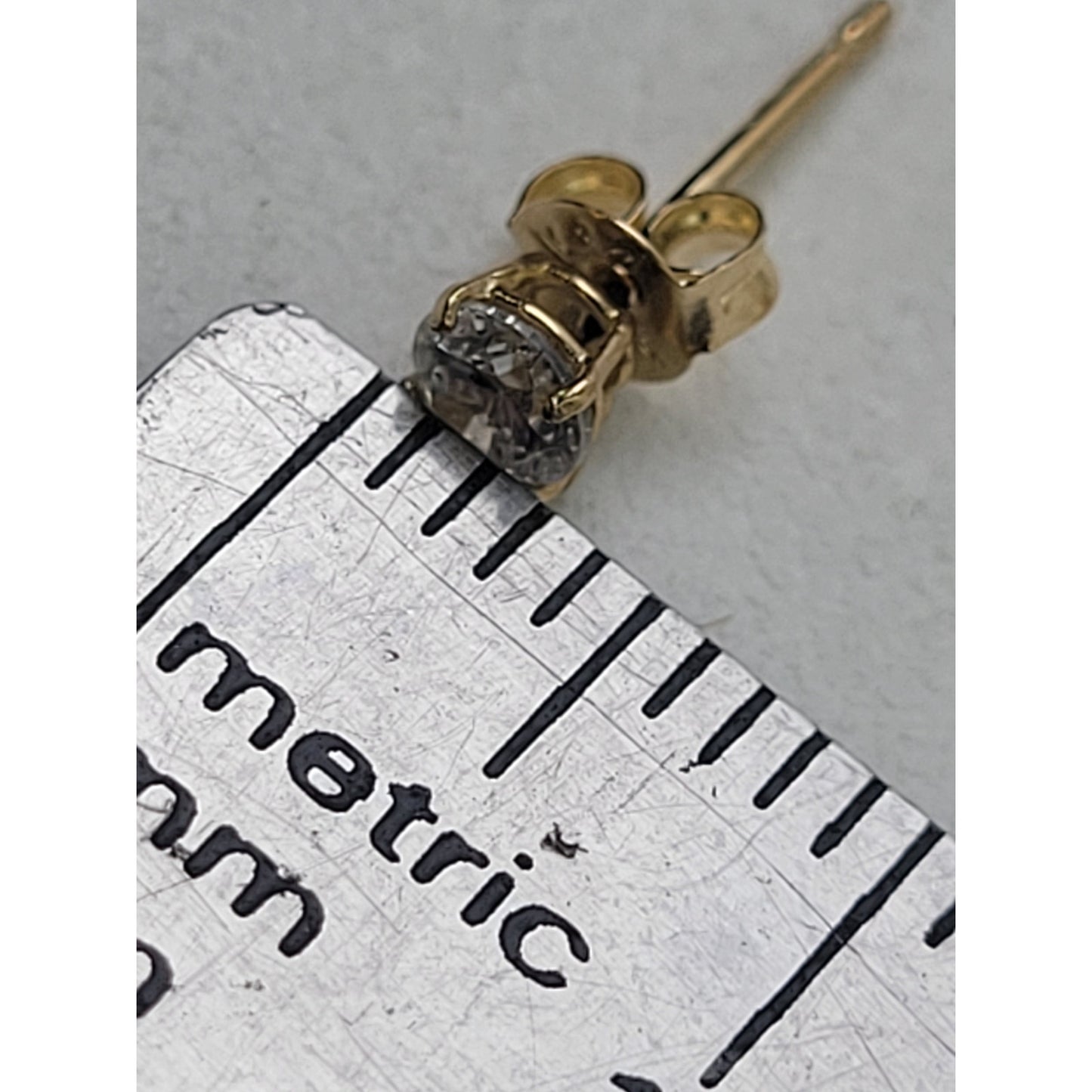 14K Yellow Gold Cubic Zirconia 4-Prong Stud Earrings Push-Back Closure
