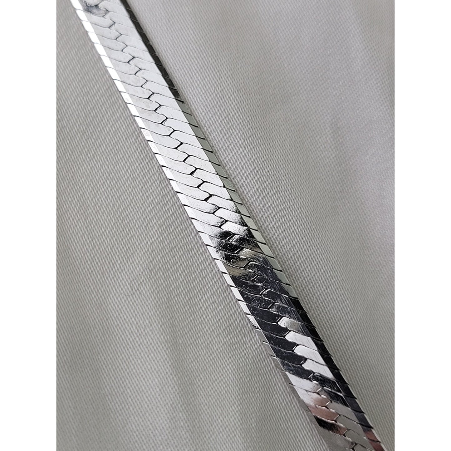 Sterling Silver Herringbone Chain Necklace w Mother of Pearl Pendant