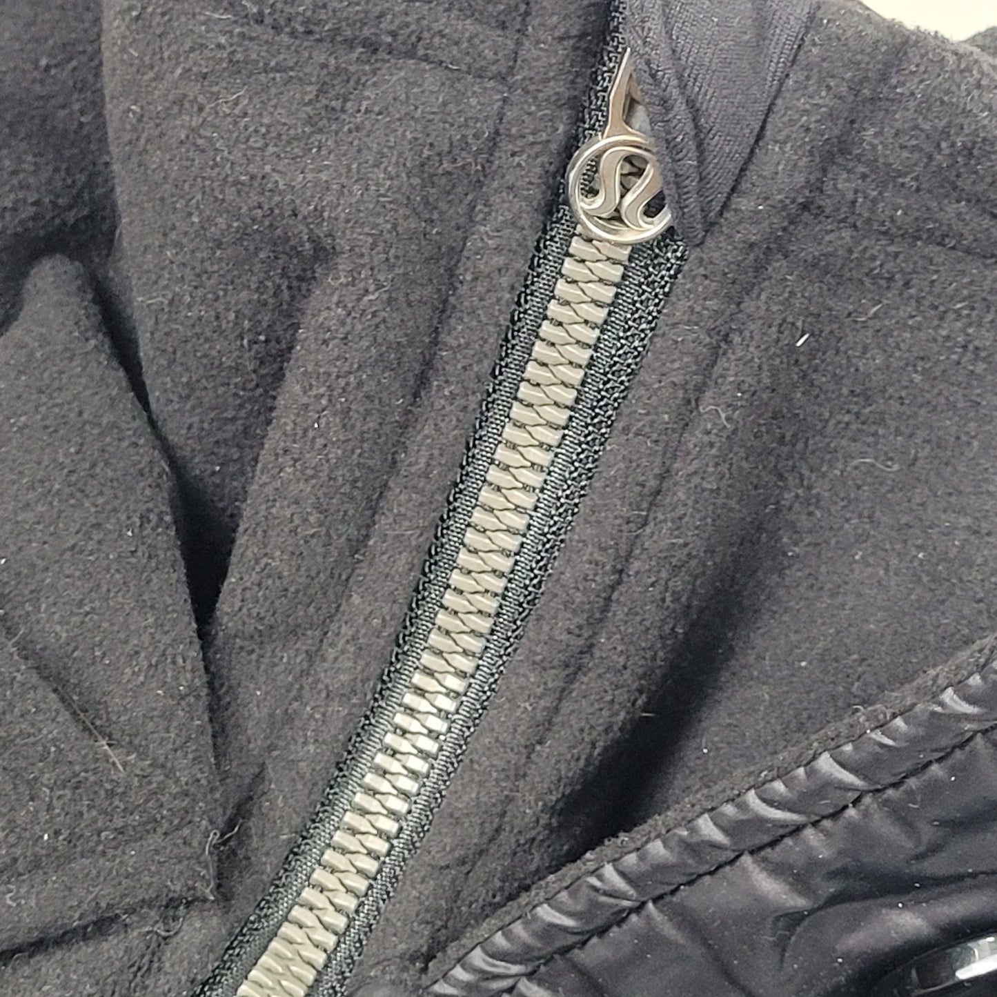 Lululemon Black Extra Mile Jacket Women's Sz 4/6