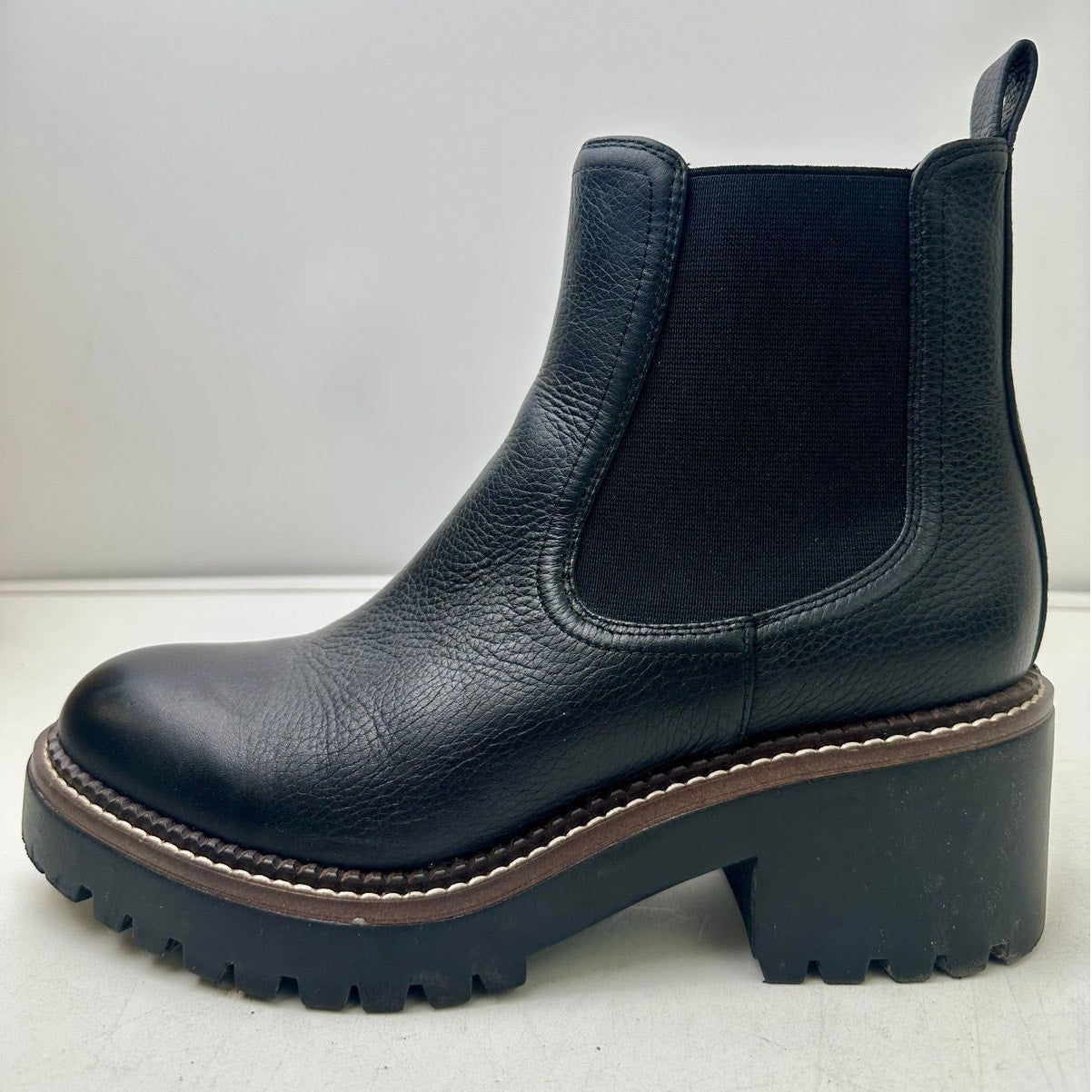 Nordstrom Water Resistant Black Leather Chelsea Lug Boots Women's Sz 8.5