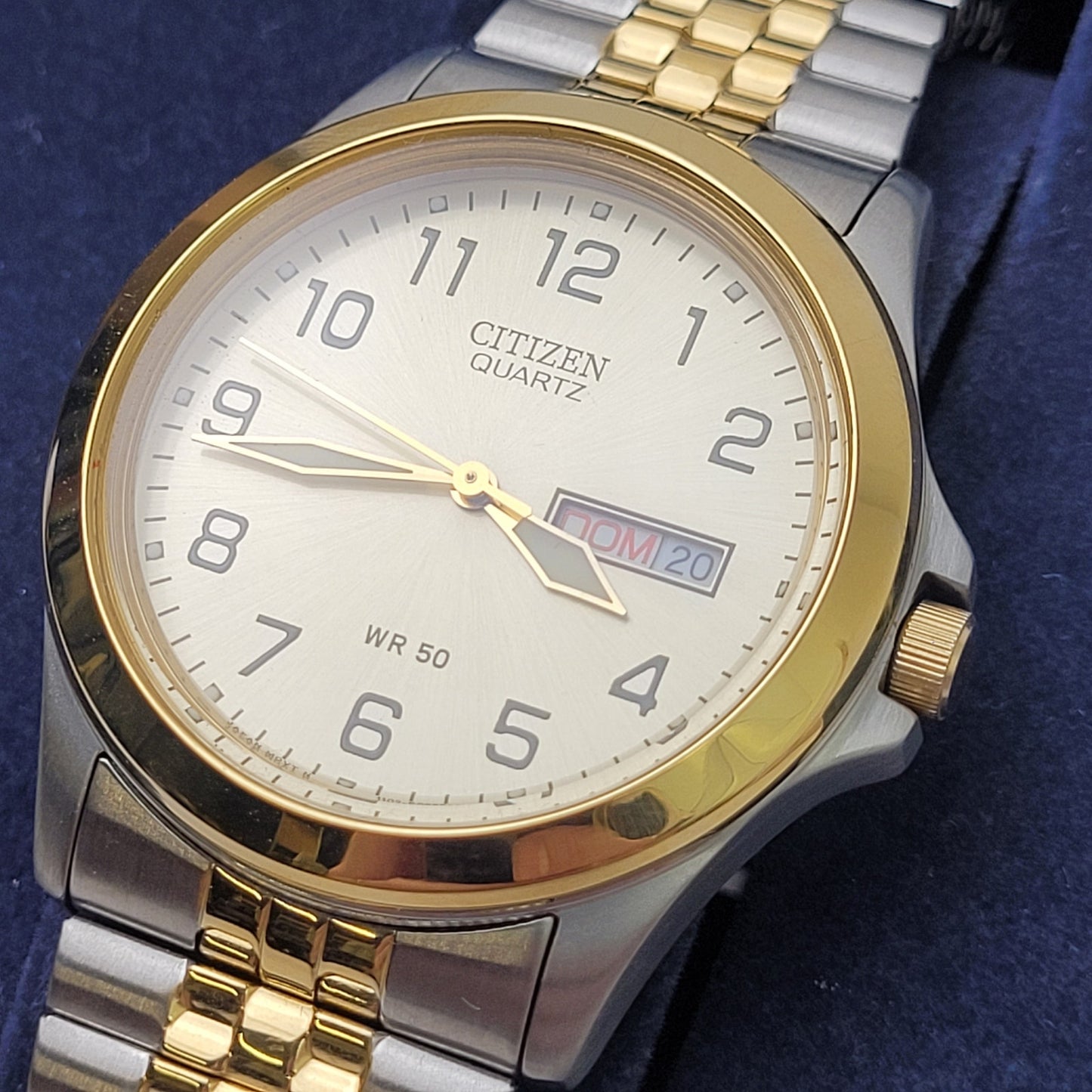 Citizen Quartz Stainless Steel Watch Stretch Band Silver & Gold 1102-S056039