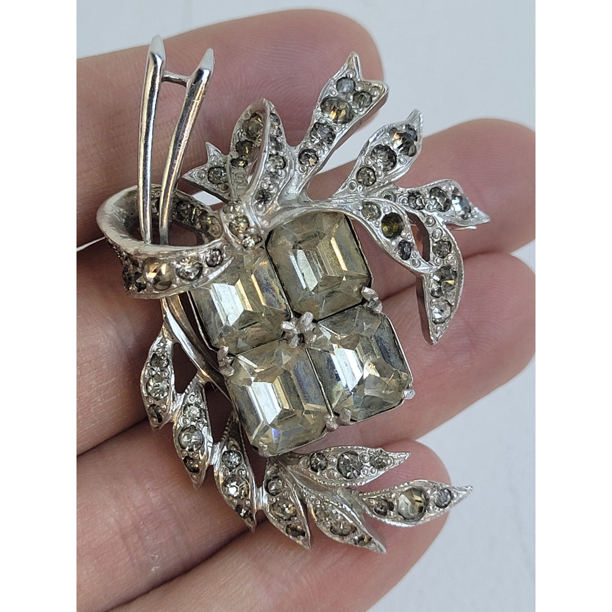 Vintage 1940s Eisenberg "U" Brooch Pin Emerald-Cut Glass Rhinestones Signed