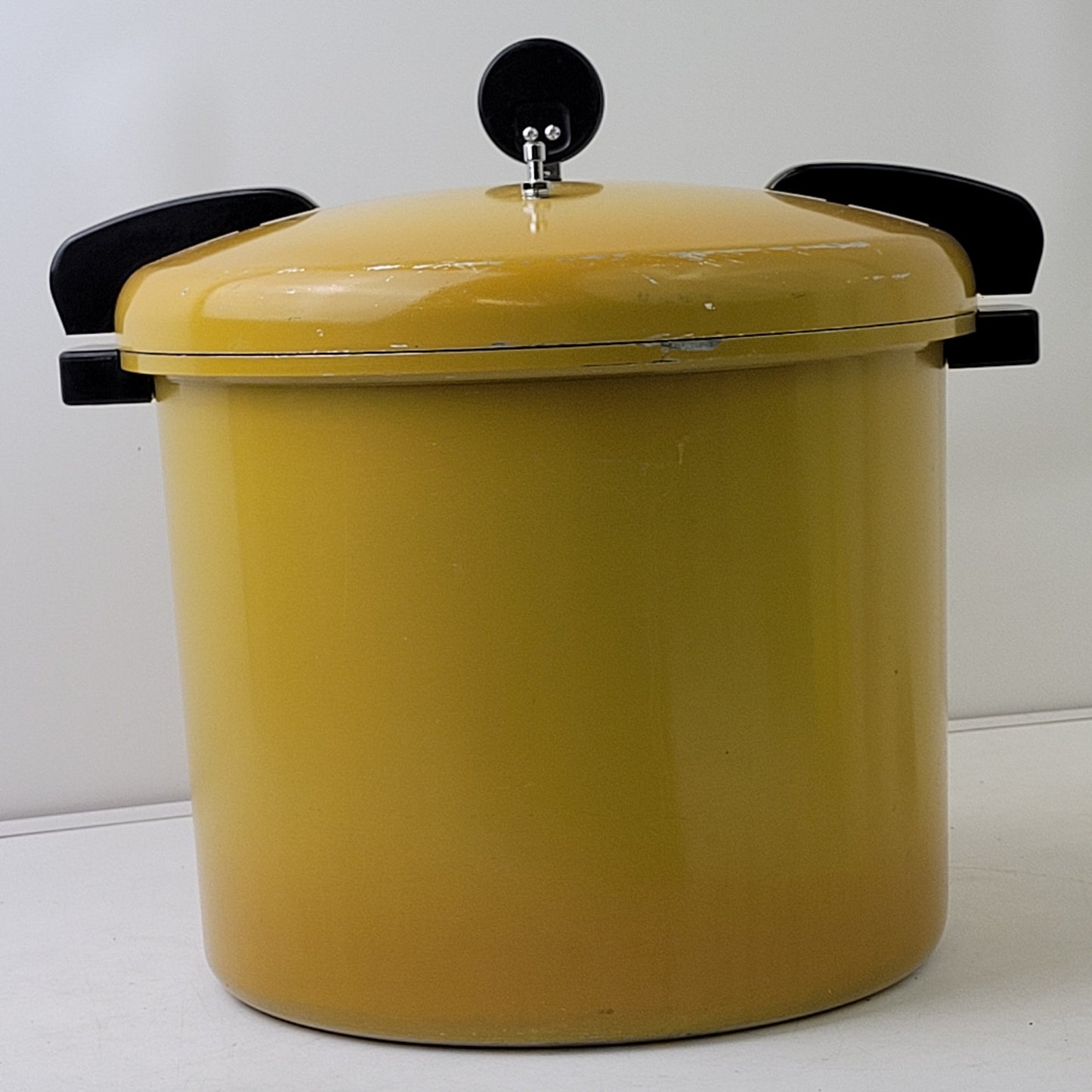 Vintage Presto Pressure Cooker Canner Large 20 Qt Yellow Harvest Gold