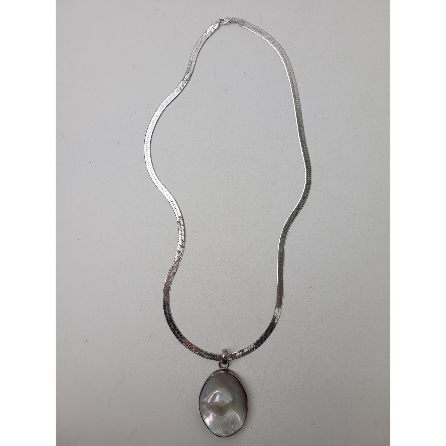 Sterling Silver Herringbone Chain Necklace w Mother of Pearl Pendant