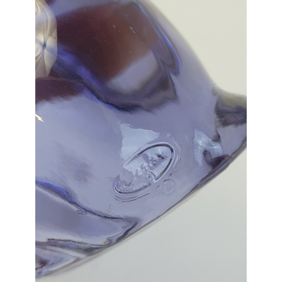 Vintage Fenton Glass Amethyst Light Purple Sitting Cat Figurine