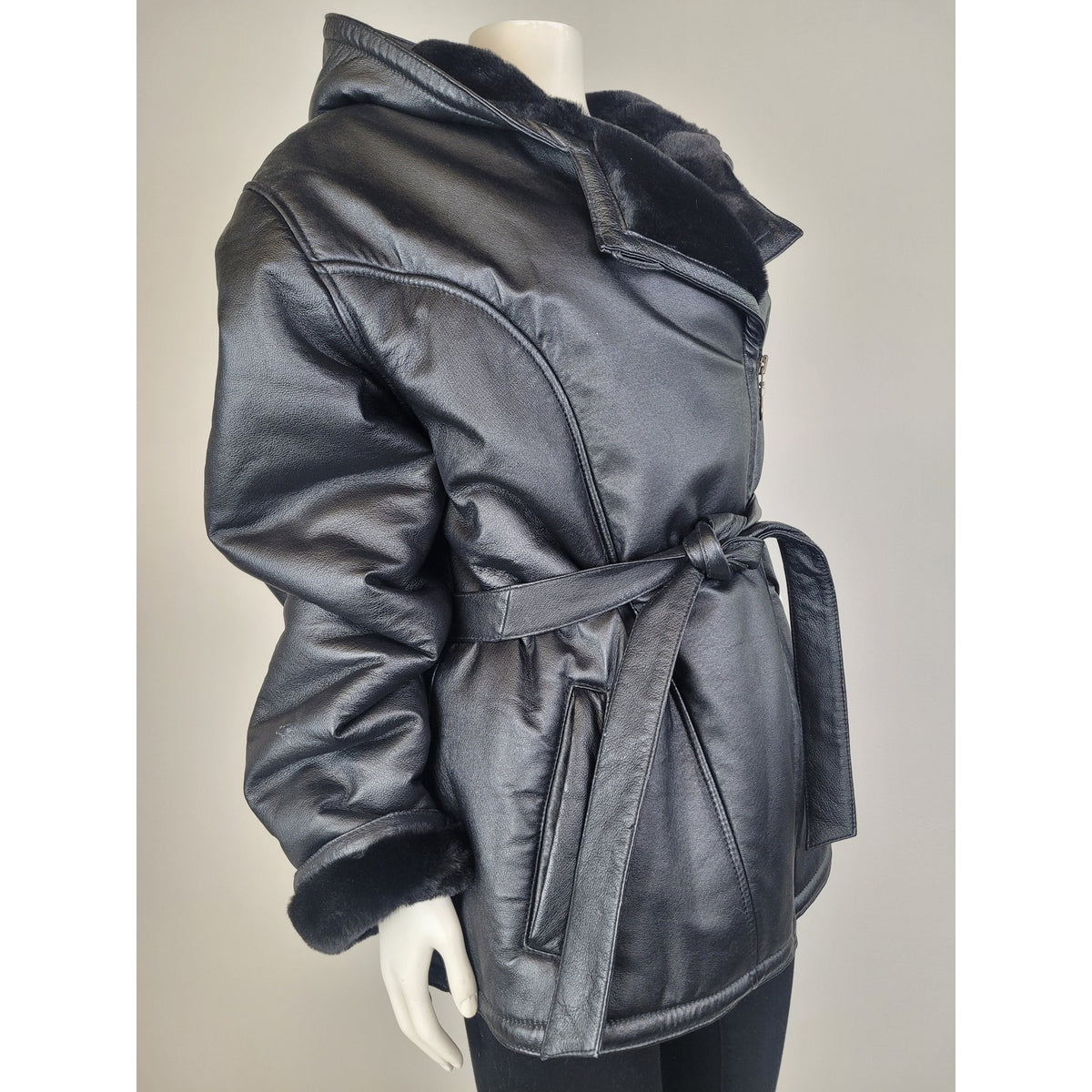 Vintage Wilsons Leather Black Leather Hooded Fur-Lined Jacket w Belt Sz L