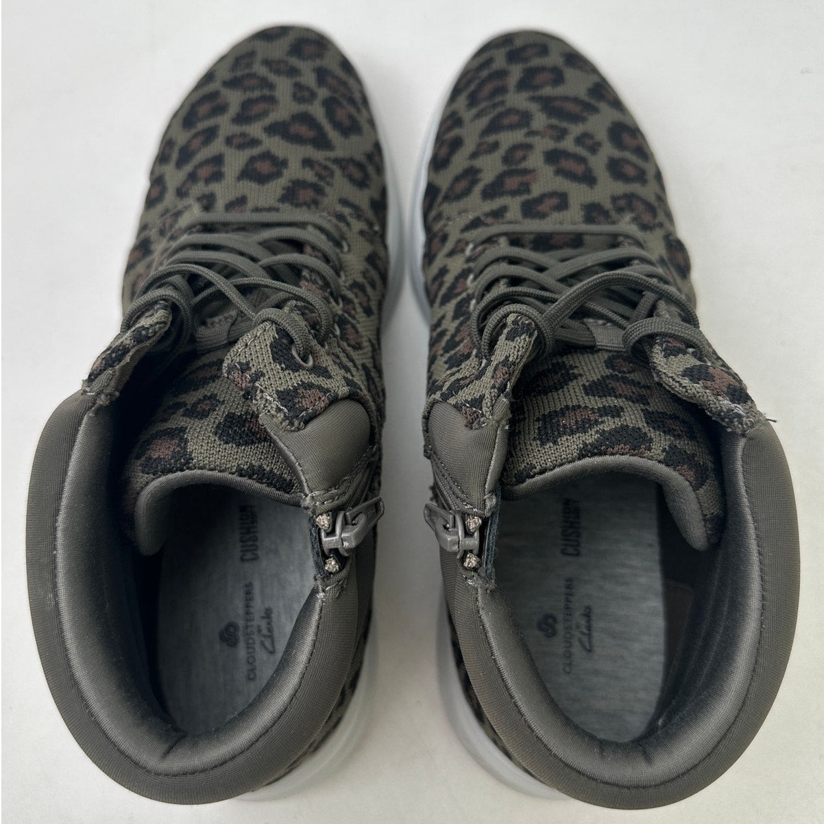 Clarks Cloudsteppers Adella Pine Leopard Print Knit Sneakers Women's Sz 10
