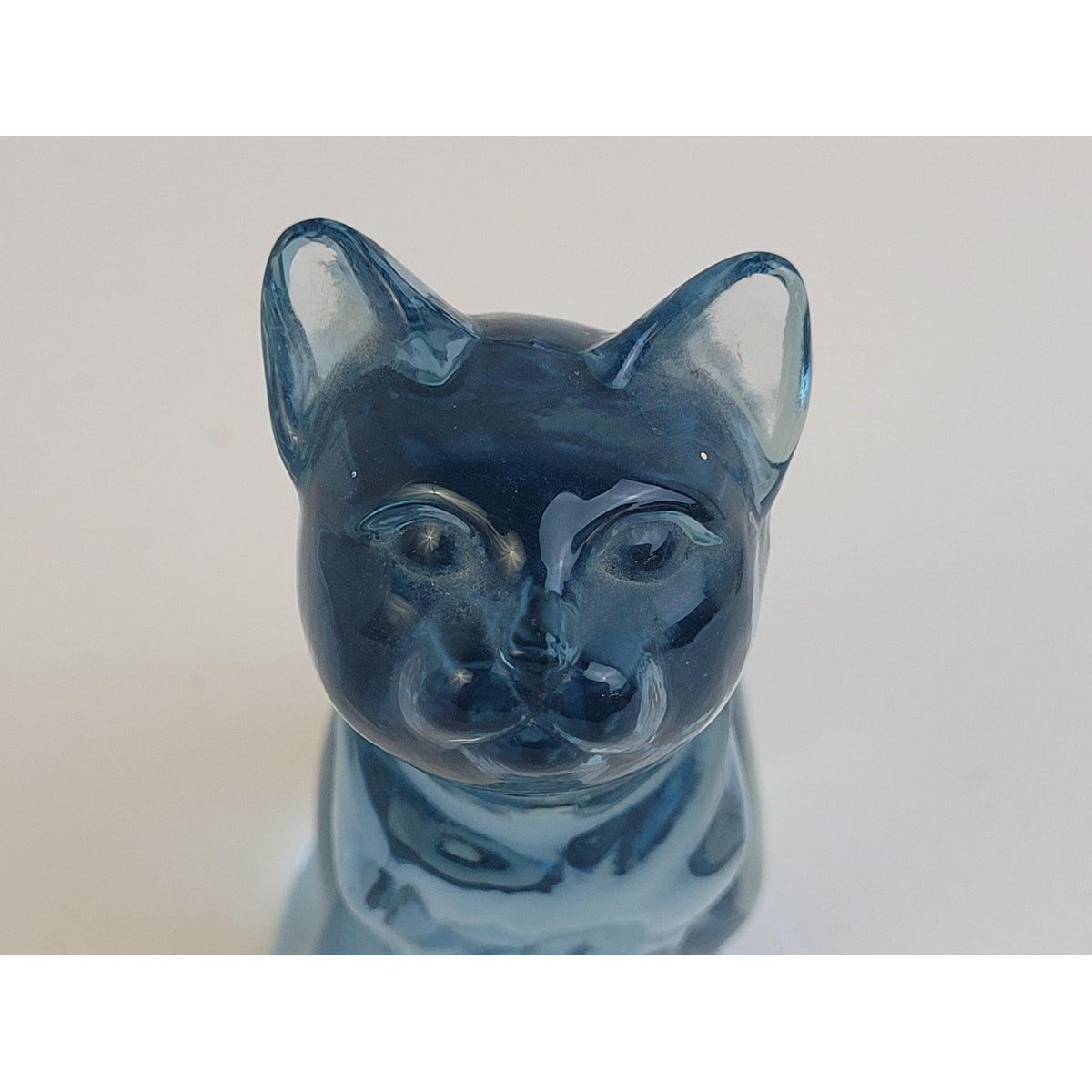 Vintage Fenton Glass Light Sky Blue Sitting Cat Figurine 3.75" H