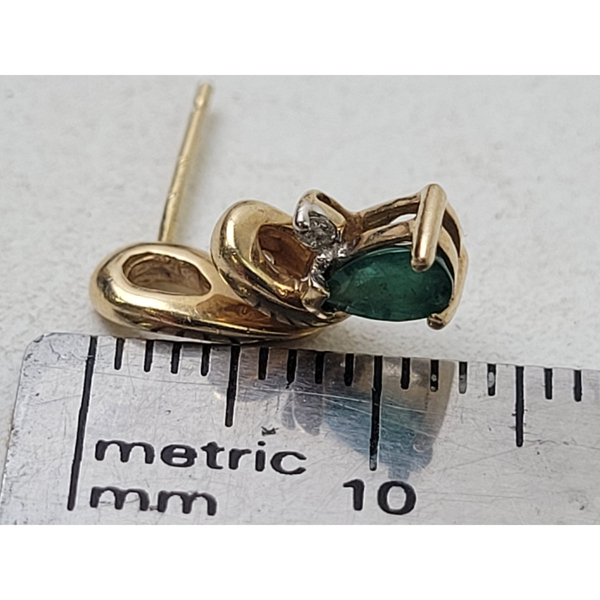 VTG 10K Yellow Gold Natural Emerald Diamond Post Drop Earrings | 1.9 Grams