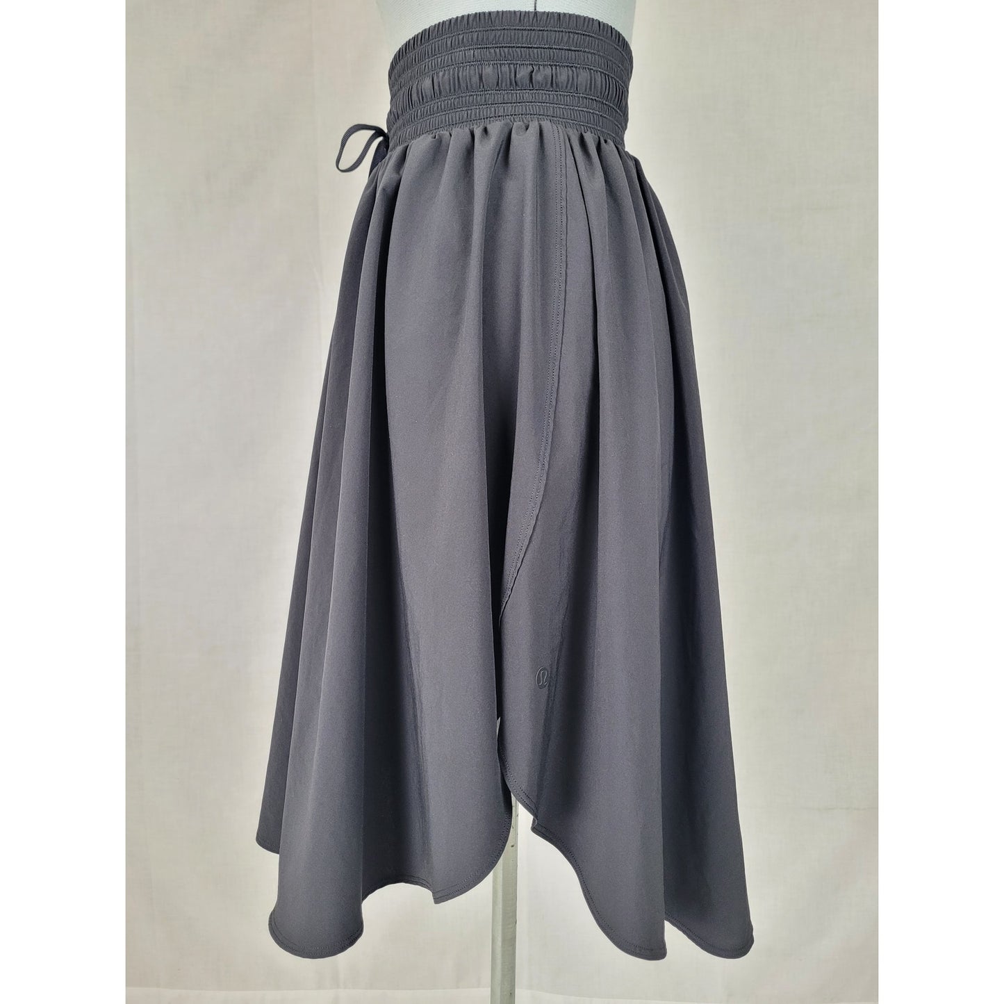 Lululemon The Everyday Skirt Black High Waist Athleisure Knee Length Sz 6