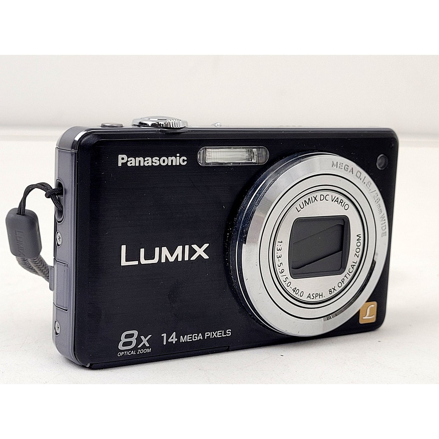 Panasonic Lumix DMC-FH20 Digital Camera w Case