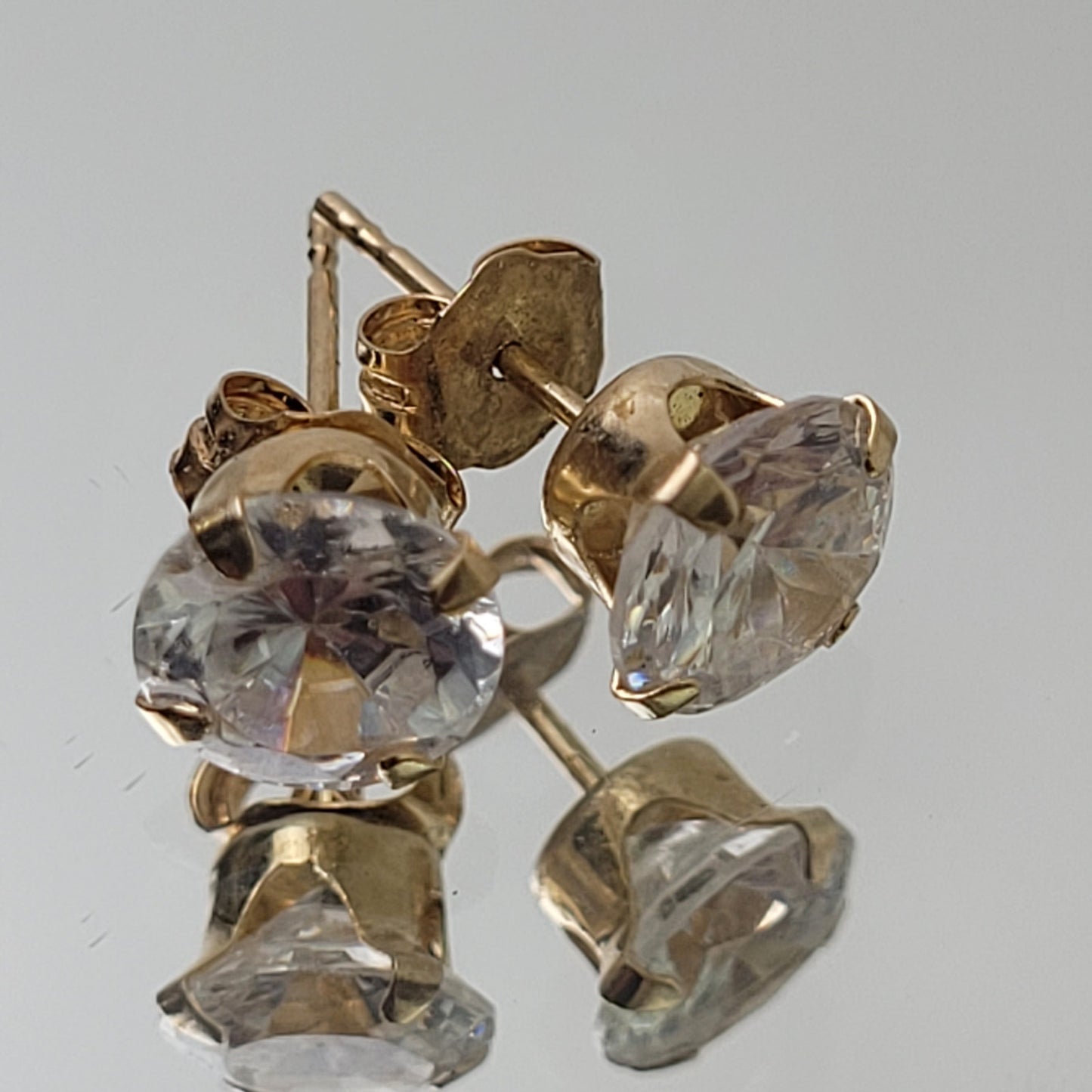 14K Yellow Gold Cub Zirconia 6mm Sparkling Stud Earrings Stamped 585