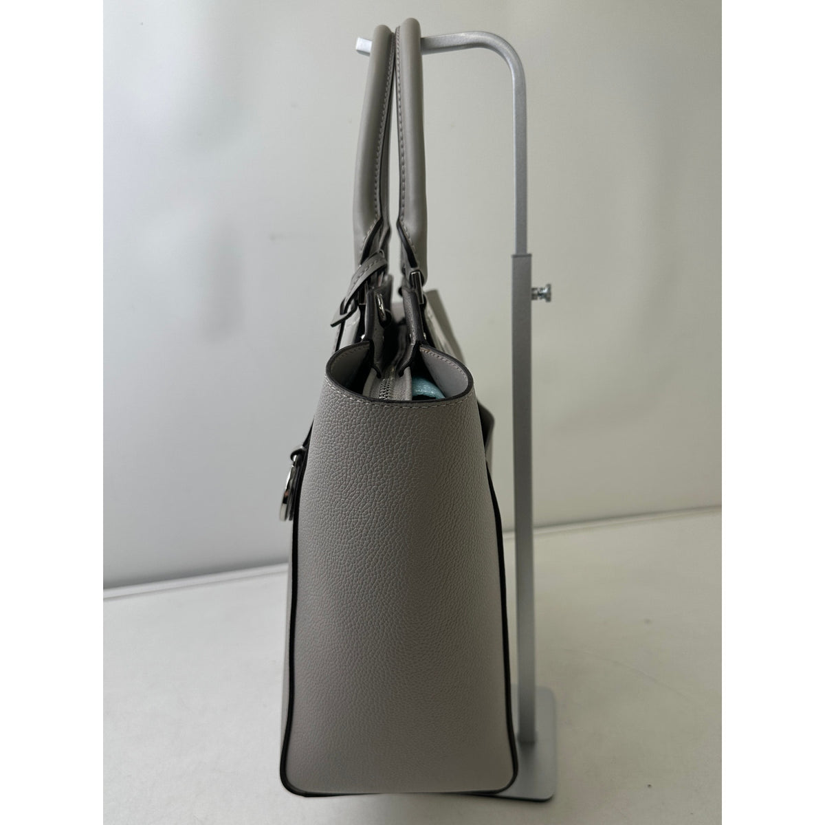 Michael Kors Hayes Large Tote in Pearl Grey NWT