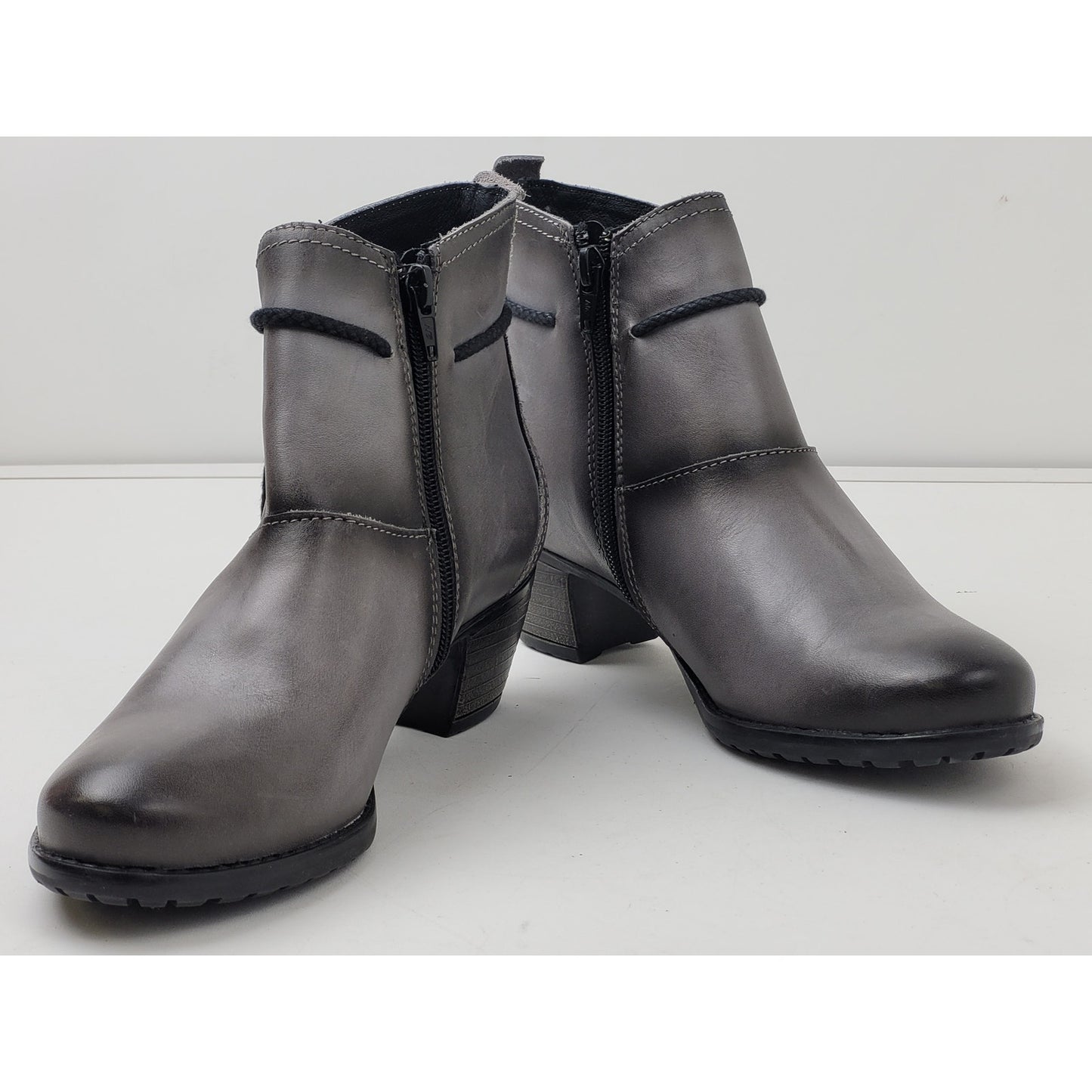 Eric Michael Styled Gray Leather Alexis Boots Women's Sz 37