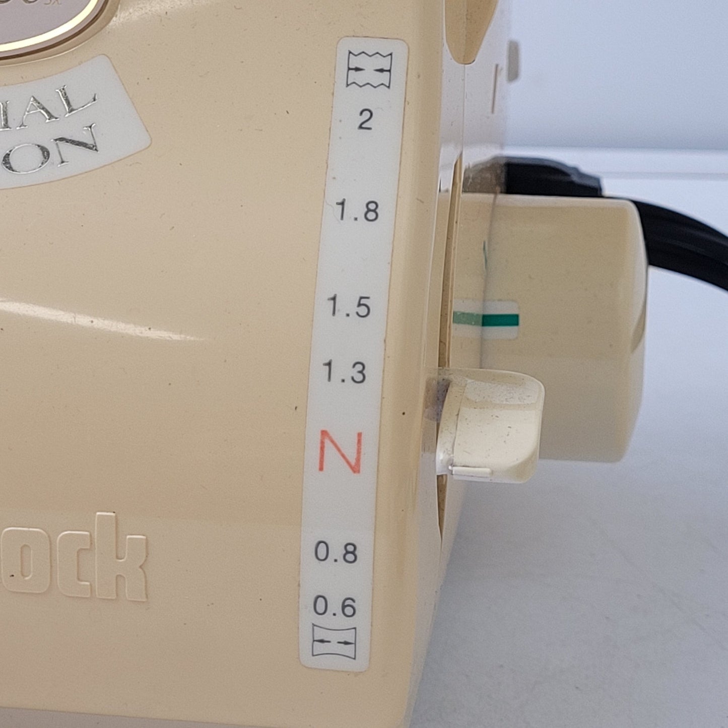 Baby Lock Eclipse SX Overlocker Serger Model BLE1SX w Foot Pedal & Manual