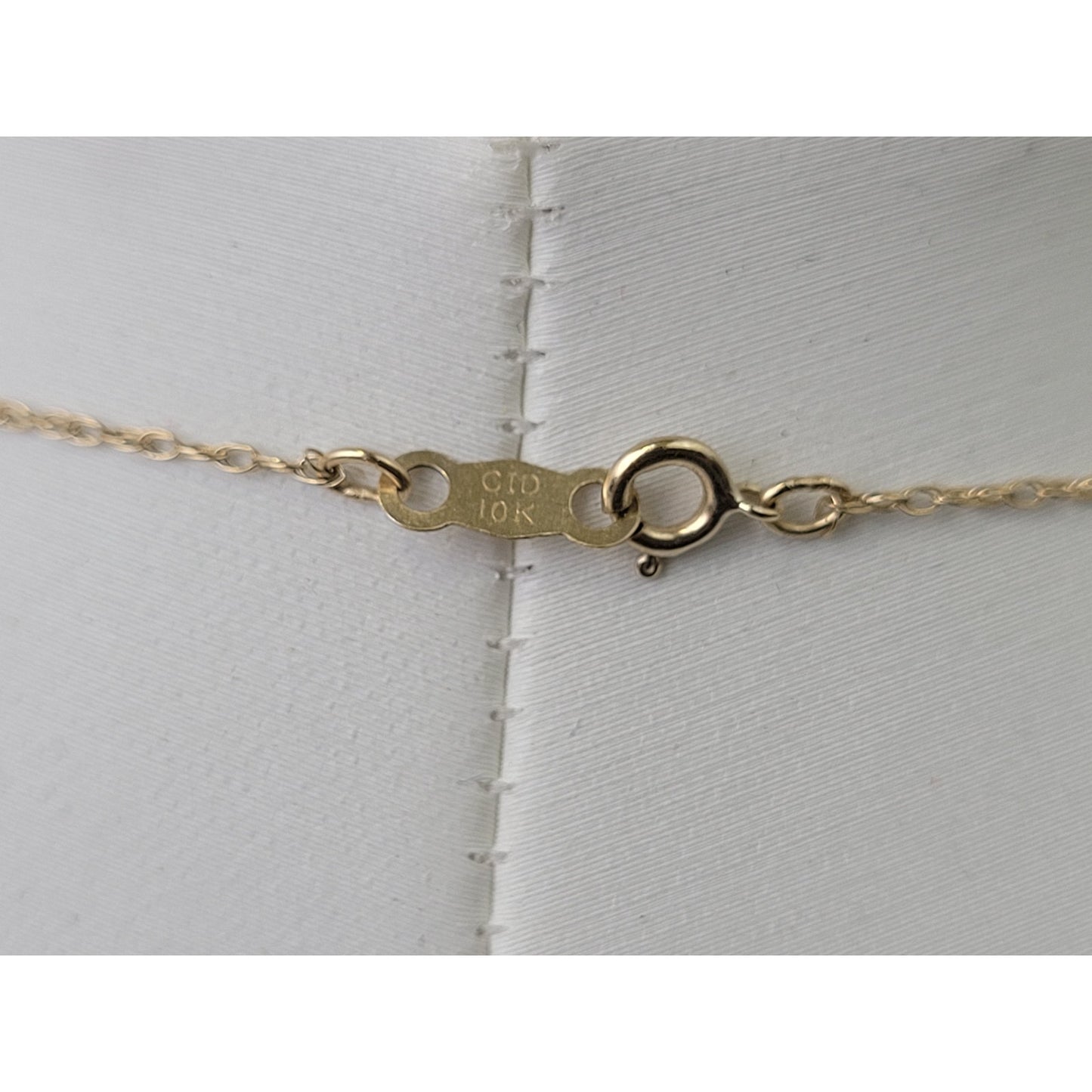 14K Yellow Gold Frog Charm w Green Stone Eyes on 10K Yellow Gold Chain