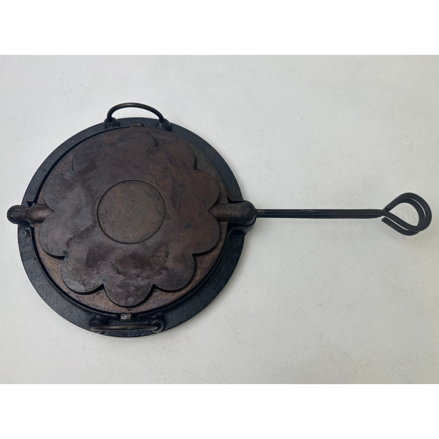 Vintage Husqvarna Norrahammar No. 5 Cast Iron Heart Waffle Iron W/ Base