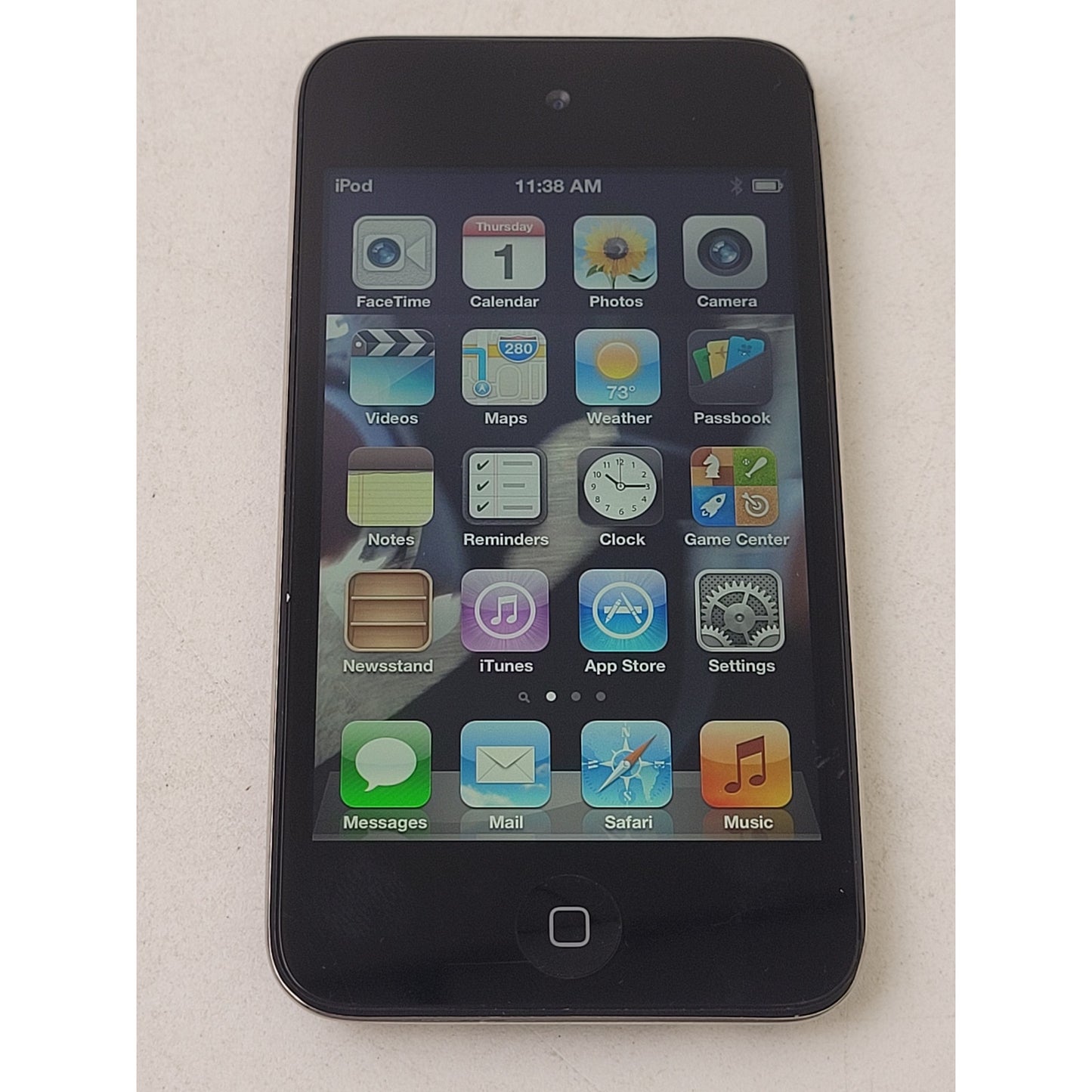 Apple iPod Touch 4th Generation Chrome & Black w Cable | Power Tested & Working