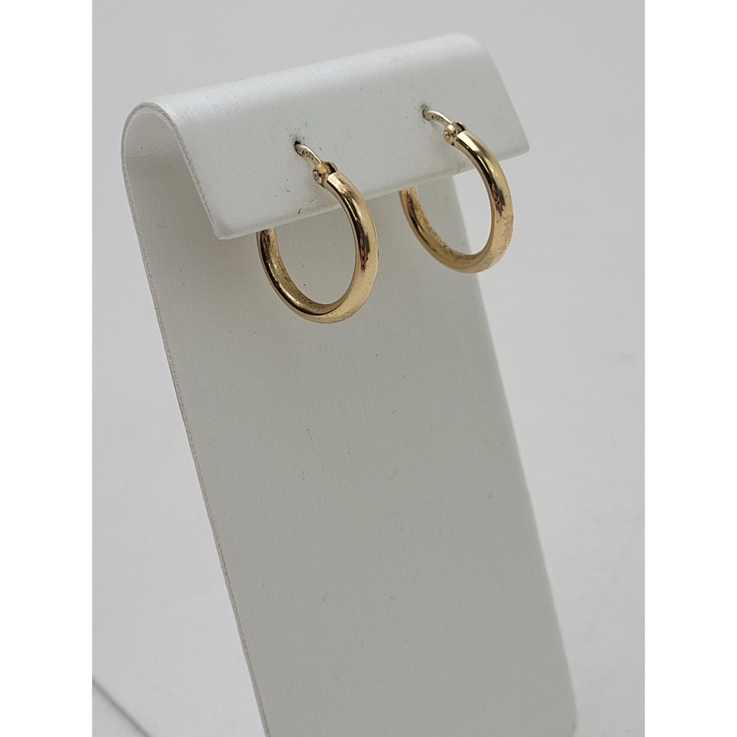 14K Yellow Gold Small Hoops | 1.31 grams