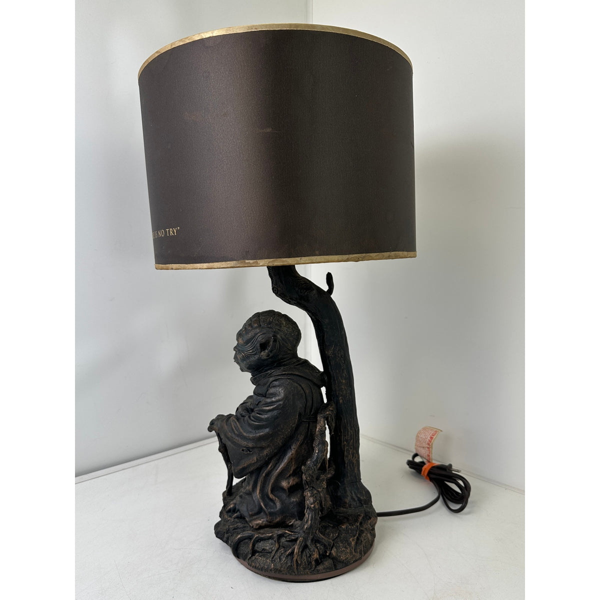 Star Wars Jedi Master Yoda Masterpiece Tabletop Lamp by The Bradford Exchange