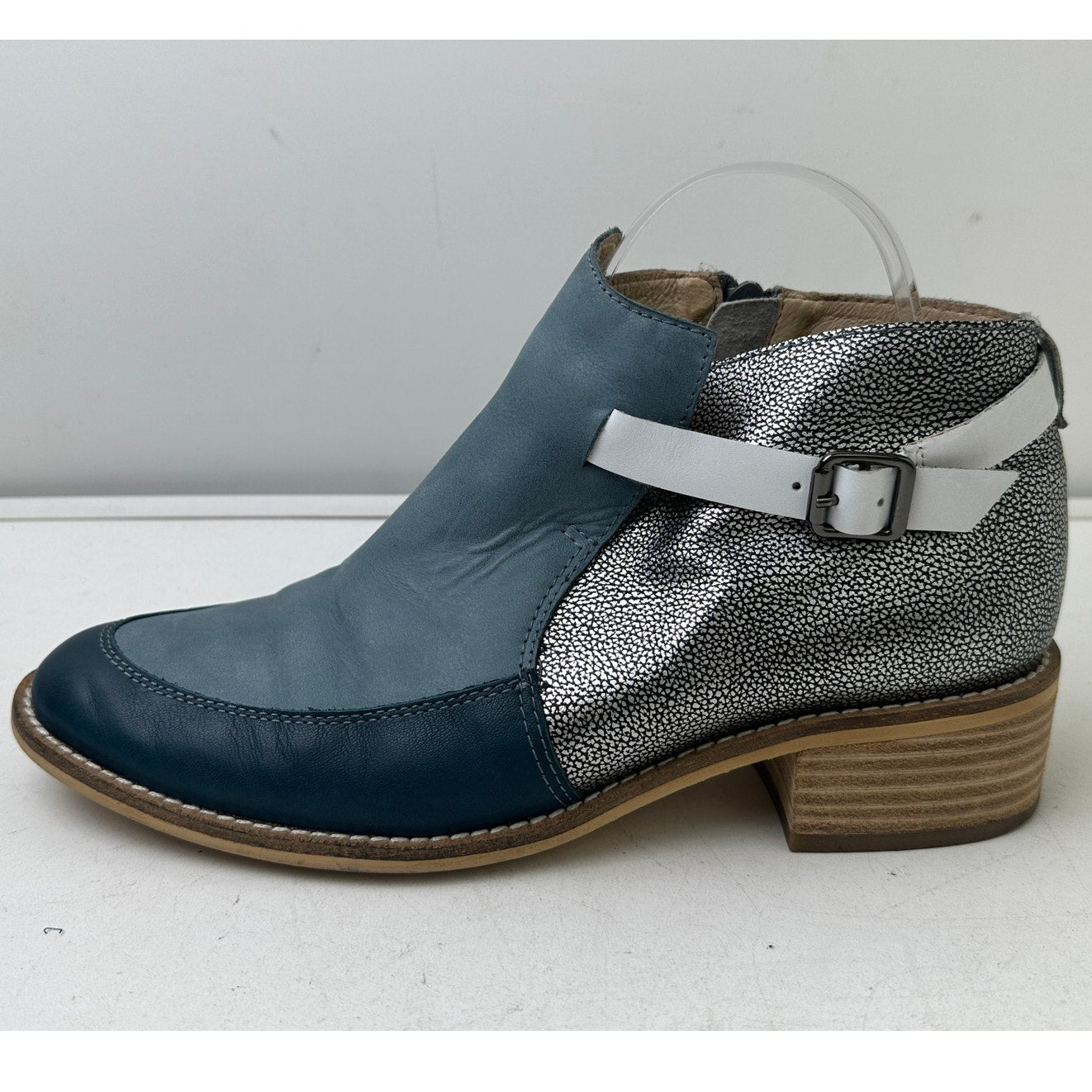 Bresley Multi-Tone Blue/Silver Leather Ankle Boots Women's Sz 40 EU