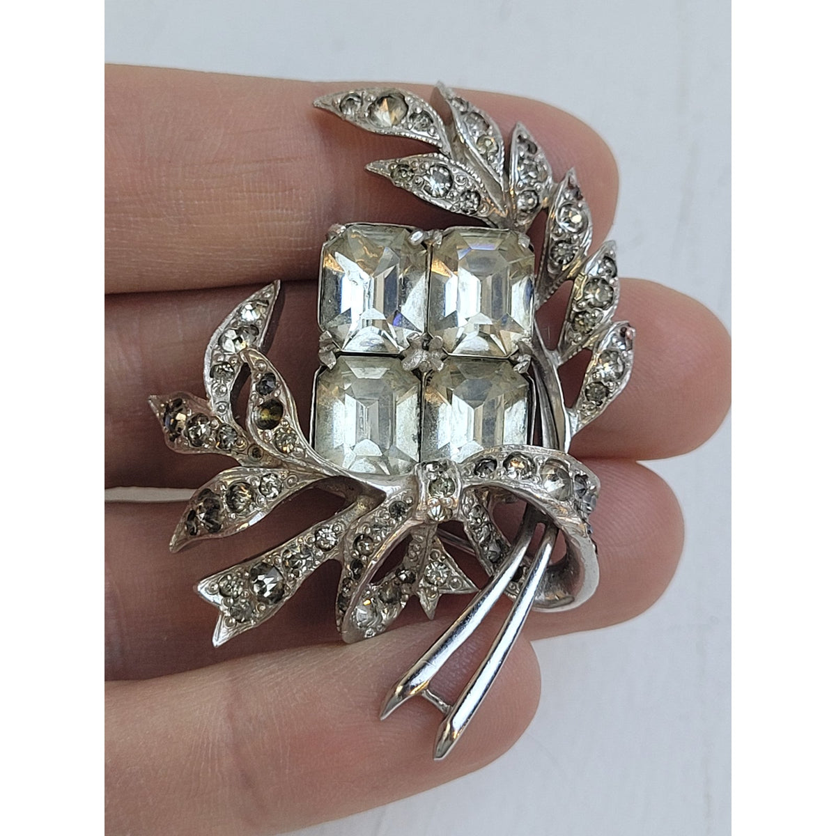 Vintage 1940s Eisenberg "U" Brooch Pin Emerald-Cut Glass Rhinestones Signed