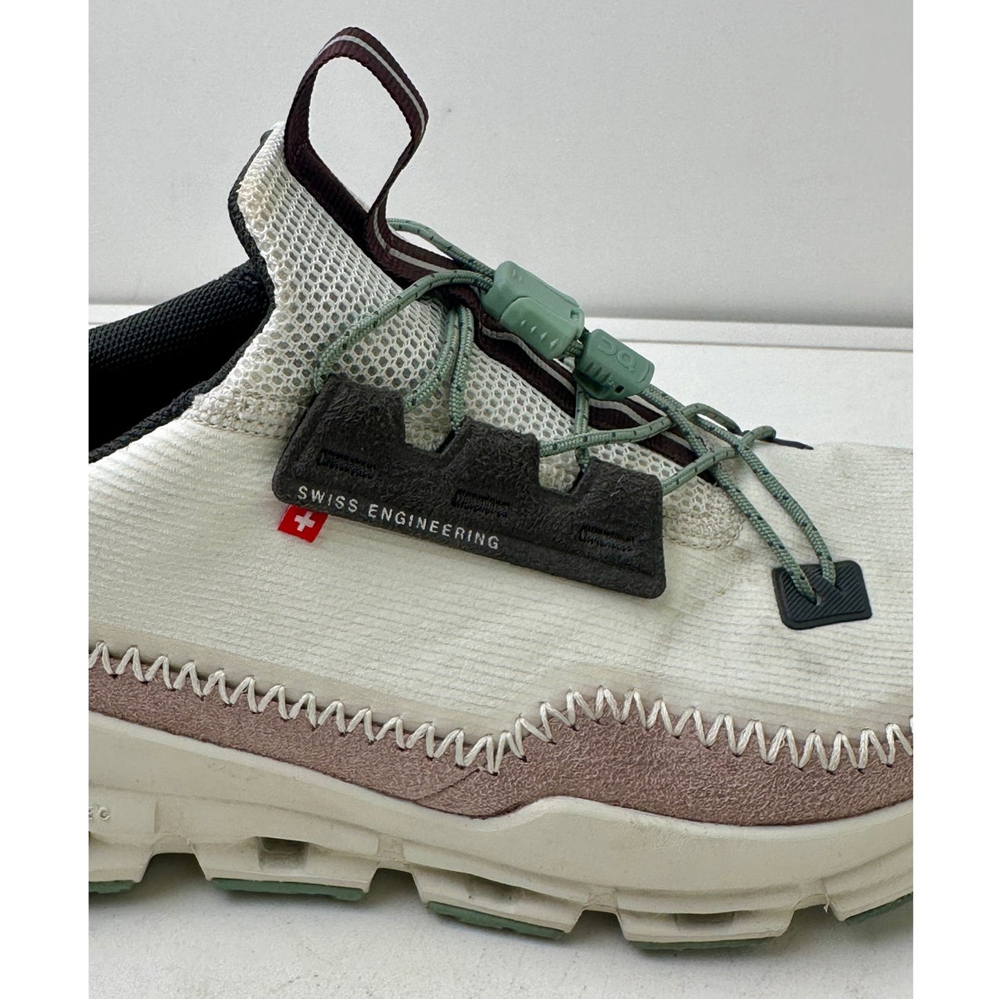 On Cloud Cloudaway "Ice Moss" Sneakers Women's Sz 9