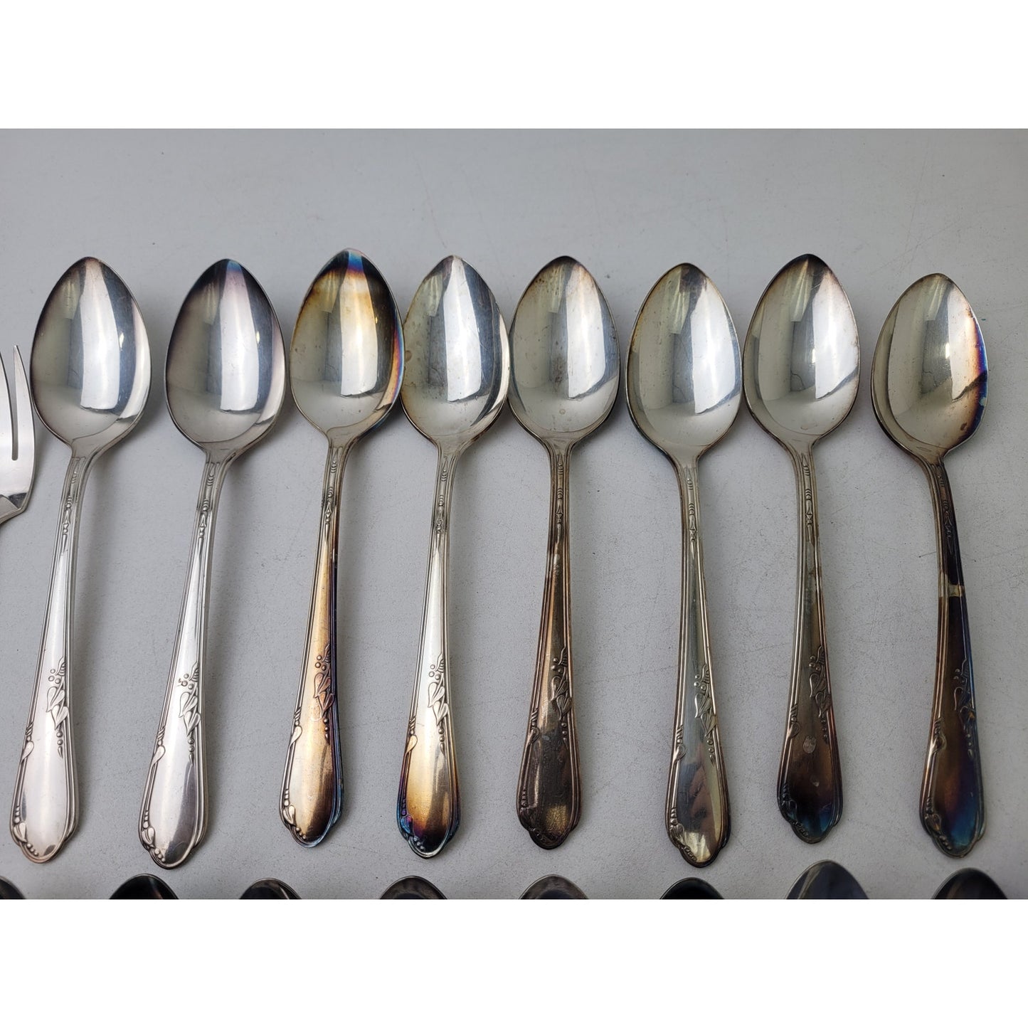 Vintage Wm A Rogers Oneida Meadowbrook Silverplate Silverware Set of 32