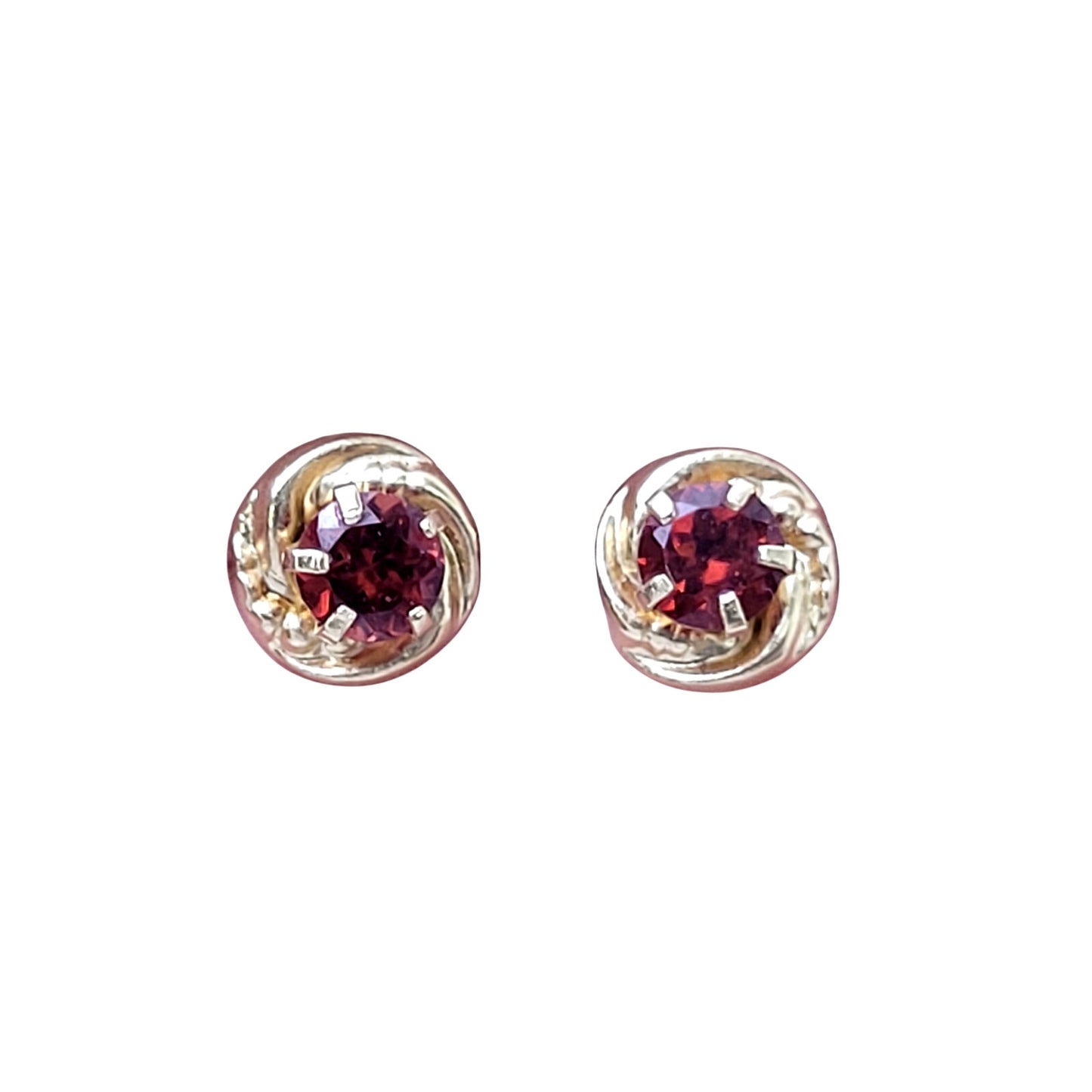 14K Yellow Gold Garnet Stud Earrings | 6 mm | .62 grams