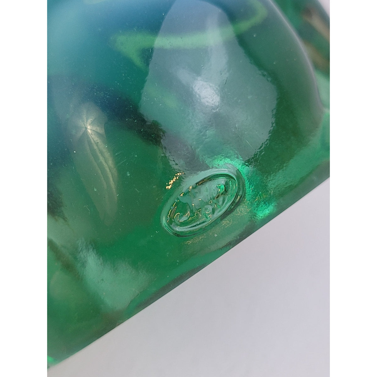 Vintage Fenton Glass Green Opalescent (Sea Mist Green) Sitting Cat Figurine