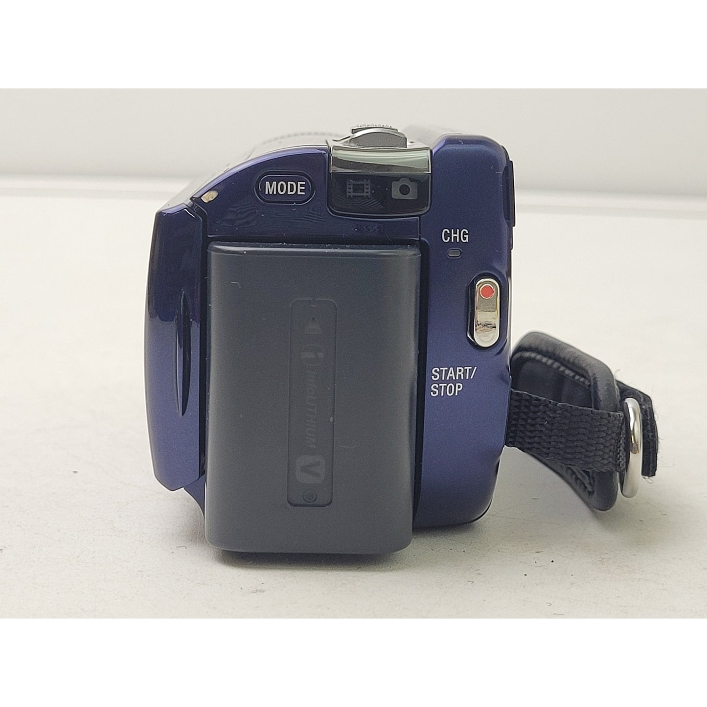2010 Sony Handycam DCR-SR68 Digial Camcorder & Case | 60X Zoom | 80GB | Blue